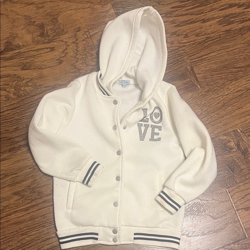 Free haven, S(7/8) Kids Snow Hoodie with Love Design, great condition, button cl